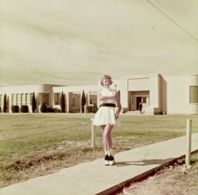 1950s-teenage-girls-5