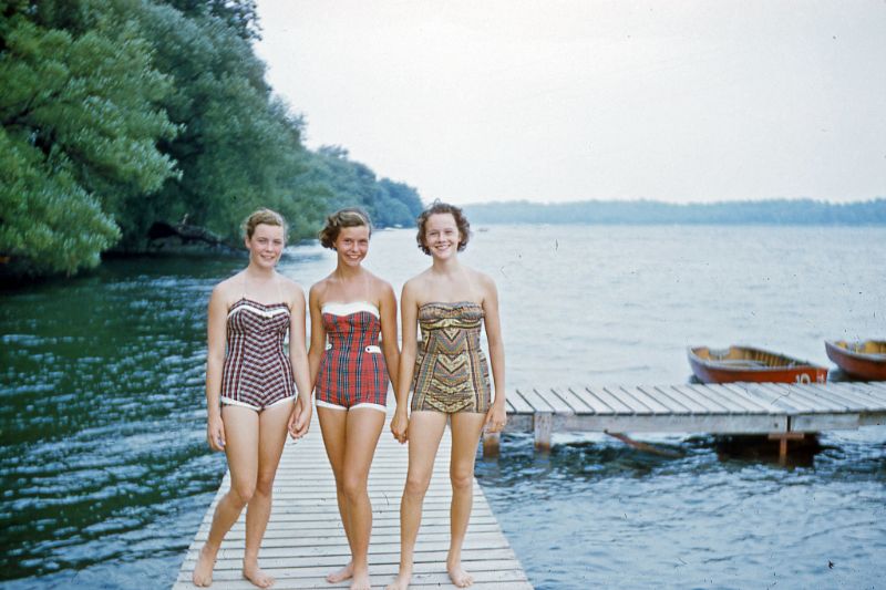1950s-teenage-girls-6