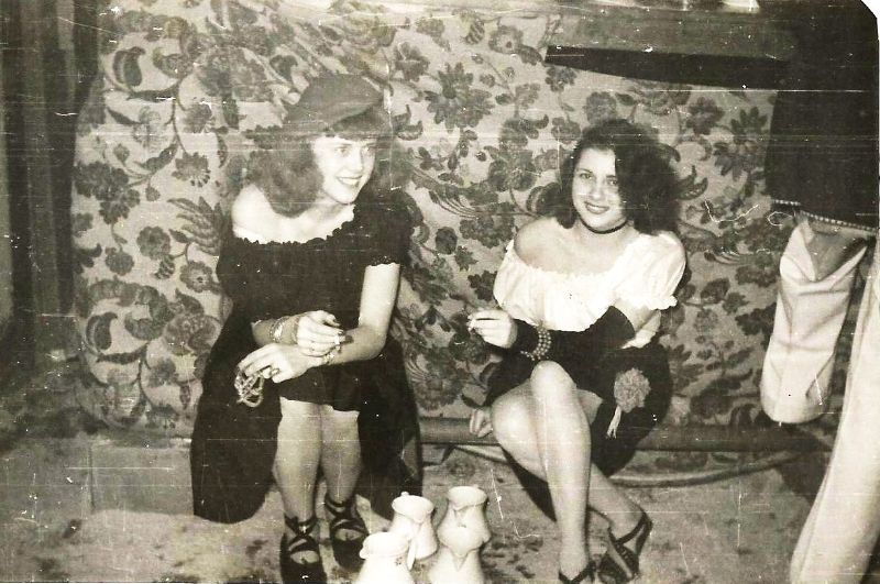 1950s-teenage-girls-9