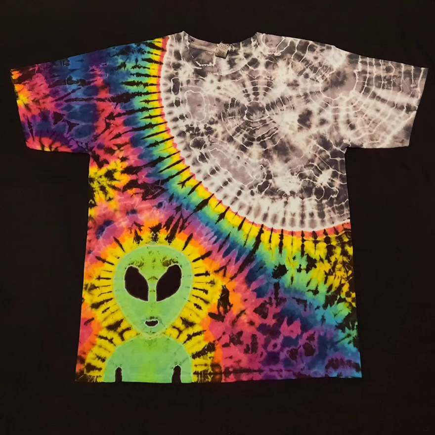 This-artist-creates-very-detailed-tie-dyed-t-shirts-63a5ad95f3f73-png__880