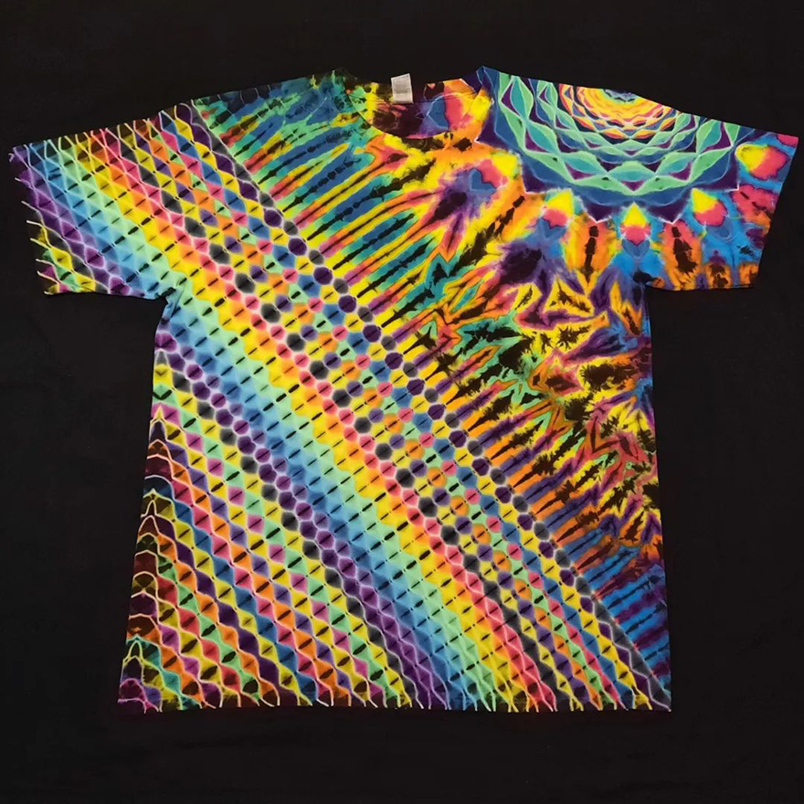 This-artist-creates-very-detailed-tie-dyed-t-shirts-63a5adb1c1c36-png__880