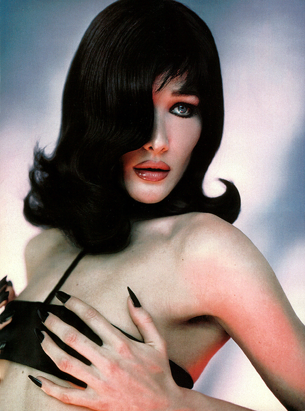 carla-bruni-by-javier-vallhonrat-vogue-italia-1