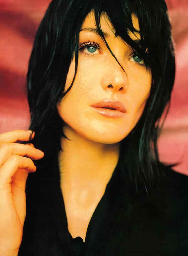 carla-bruni-by-javier-vallhonrat-vogue-italia-5