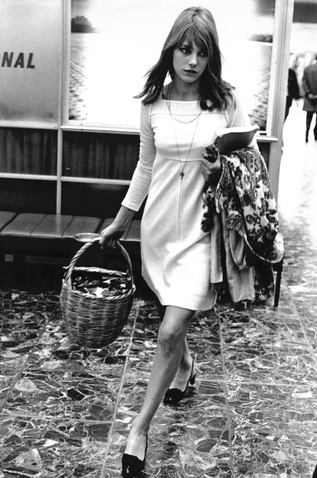 Classic Stylish Photos of Jane Birkin, The English Icon of Freedom and ...