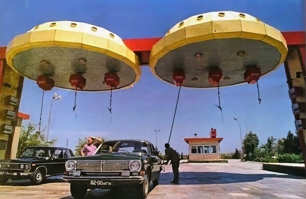 kyiv-flying-saucer-gas-station-1-