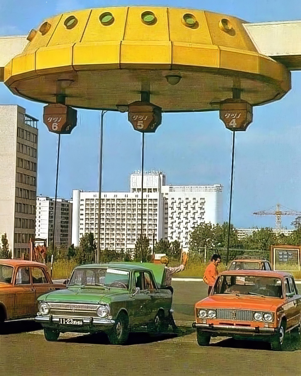 kyiv-flying-saucer-gas-station-5-