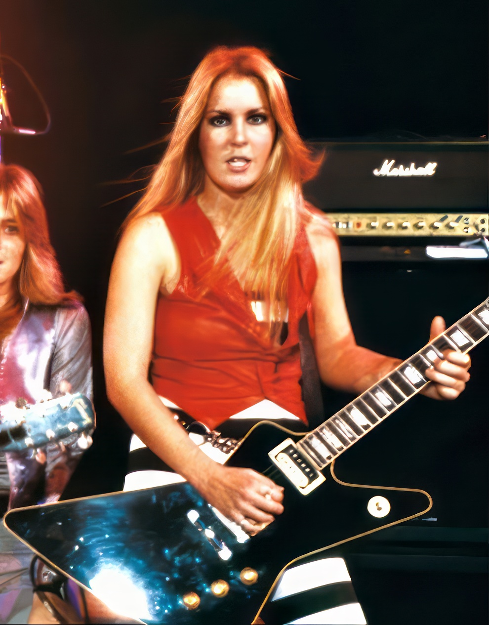 lita-ford-on-stage-14-