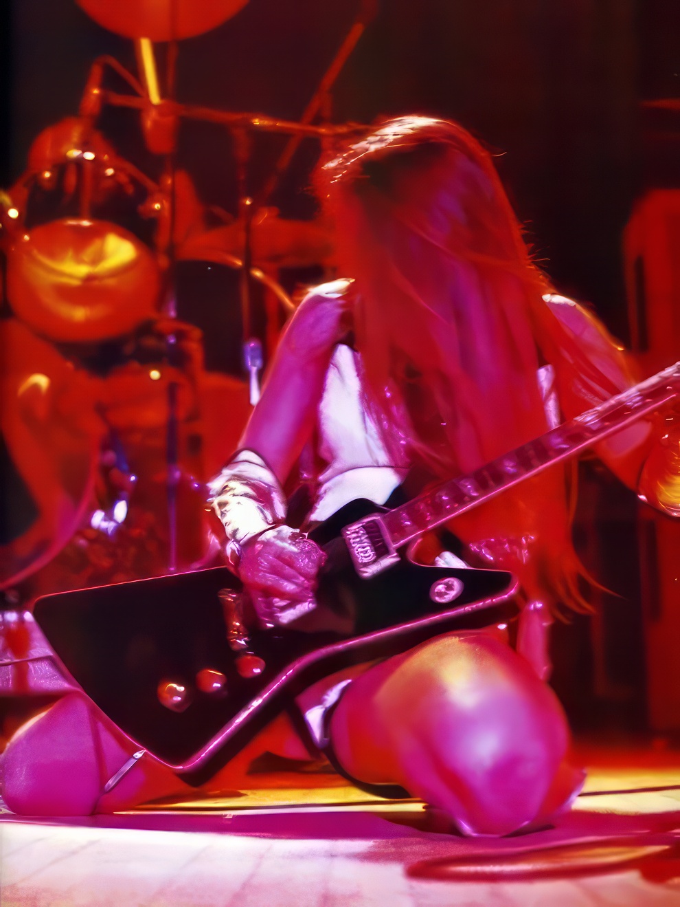 lita-ford-on-stage-17-