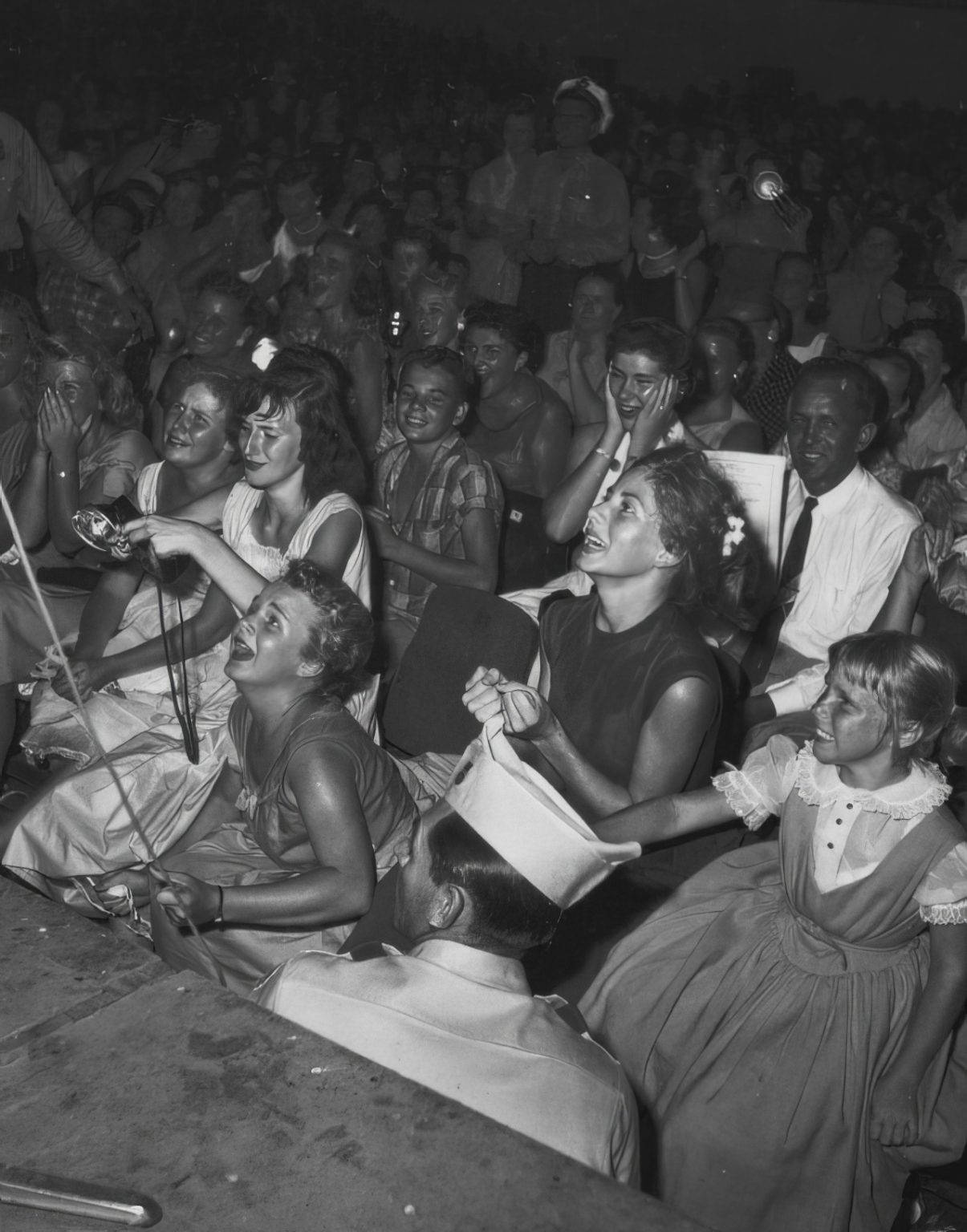 Swooning Screaming Crying Vintage Photographs Of Teenage Fan Girls At Elvis Presley Concerts 