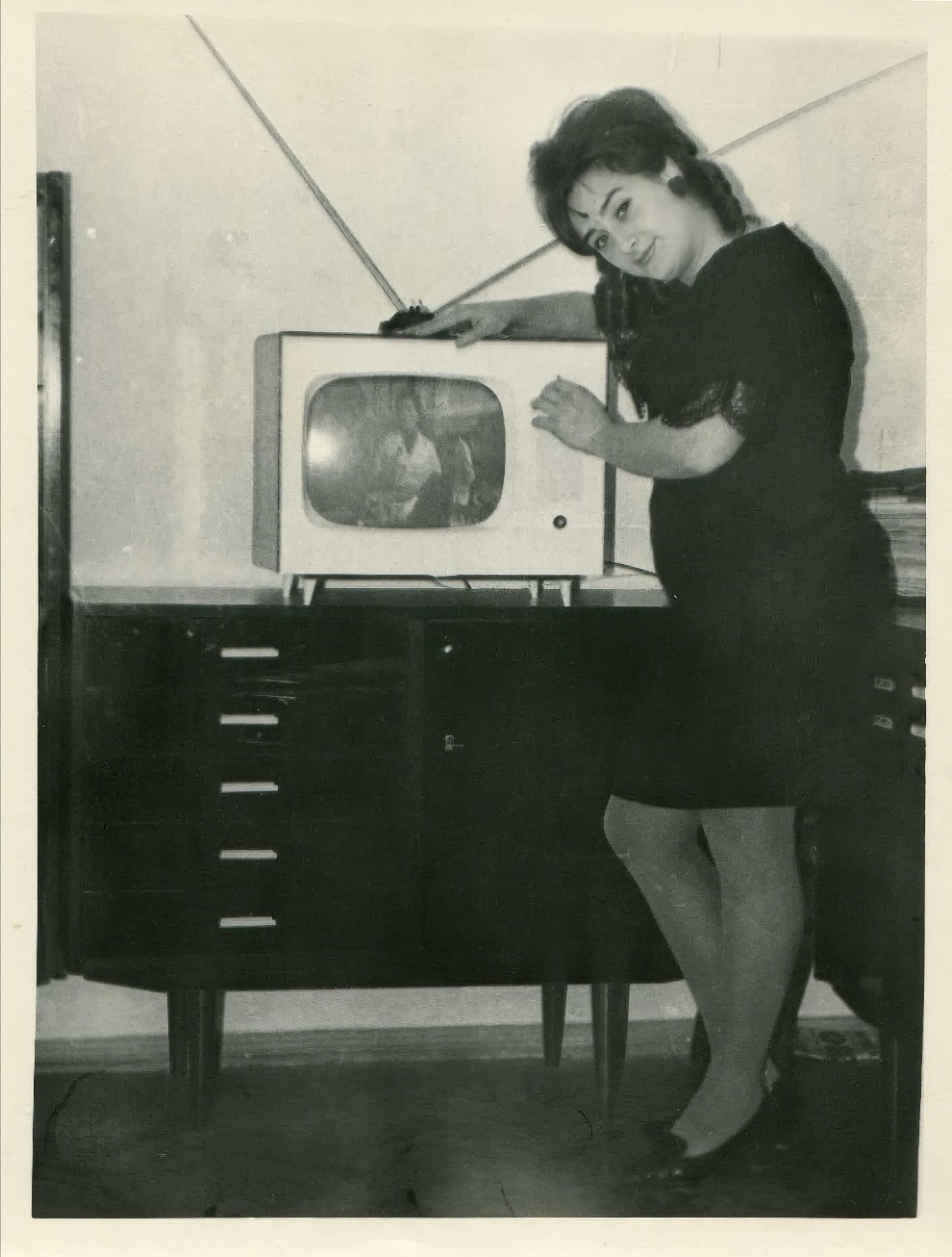 Soviet People With First Tv Sets 11 