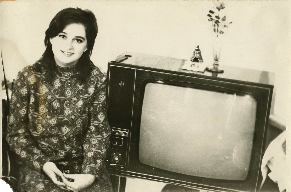 Soviet People With First Tv Sets 3 