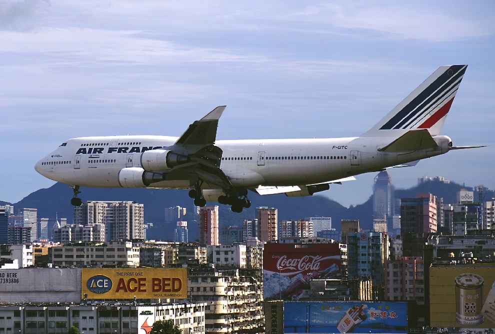 Kai Tak Landing 16 