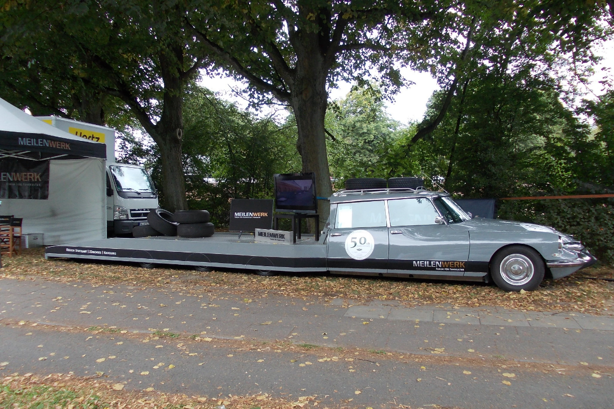 The Photos of the Stunning 1976 Citroën DS Tissier Car Transporter