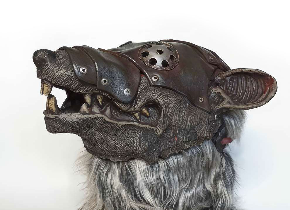 Artist Creates This Incredible Postapocalyptic and Scary Looking Rat Killer Mask