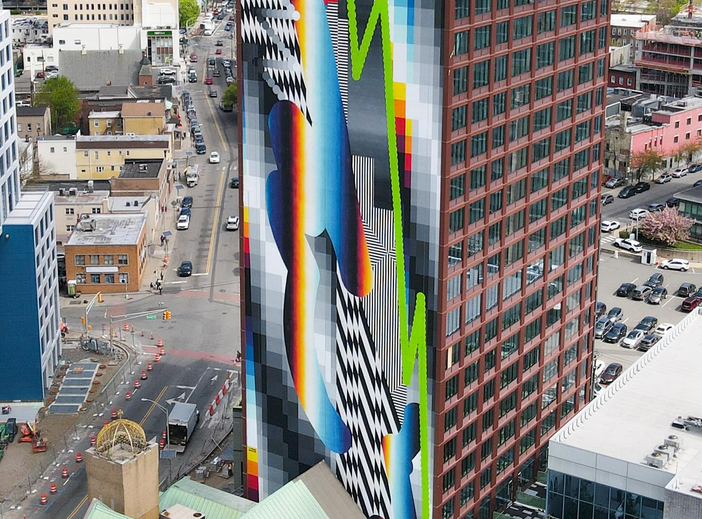 Jersey City Boasts a New Artistic Landmark: Felipe Pantone’s “OPTICHROMIE,” the Artist’s Biggest Gradient Mural to Date
