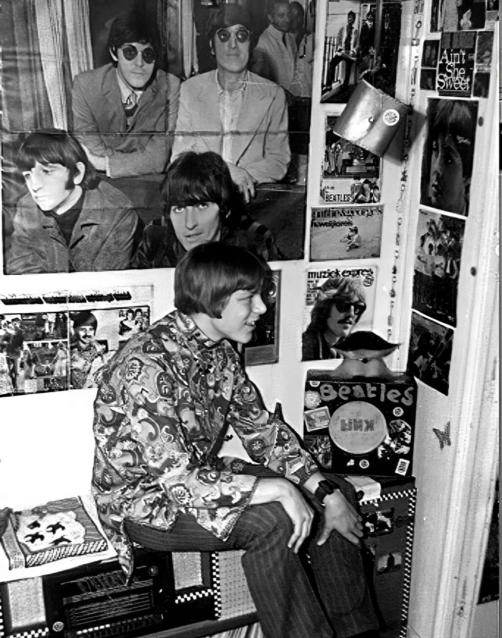 Beatles Bedroom 14 
