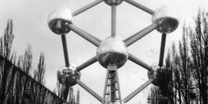 Amazing Photos of the Construction of the Atomium in Brussels, 1950s