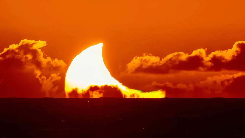 الفائزون المذهلون بصور الشمس والقمر  
جوائز «مصوّر الفلك لعام 2025» الفائزون المذهلون بصور الشمس والقمر  
جوائز «مصوّر الفلك لعام 2025»