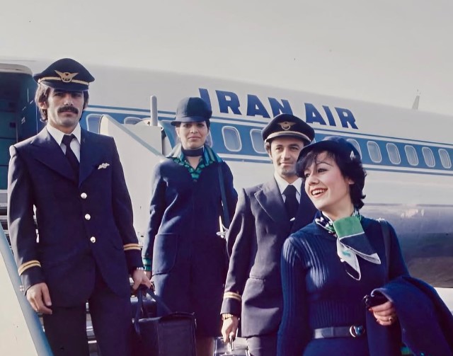 صور مذهلة لمضيفات الخطوط الجوية الإيرانية قبل ثورة ١٩٧٩  
تصميم تثق به — مدوّنة التصميم اليومية منذ ٢٠٠٧