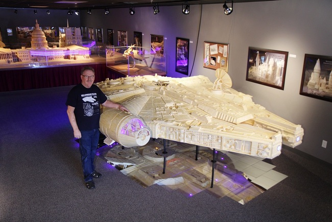 منحوتات ضخمة من أعواد الثقاب تبهر الأنظار — باتريك أكتون من ولاية أيوا يصنعها من ملايين الأعواد الخشبية الصغيرة