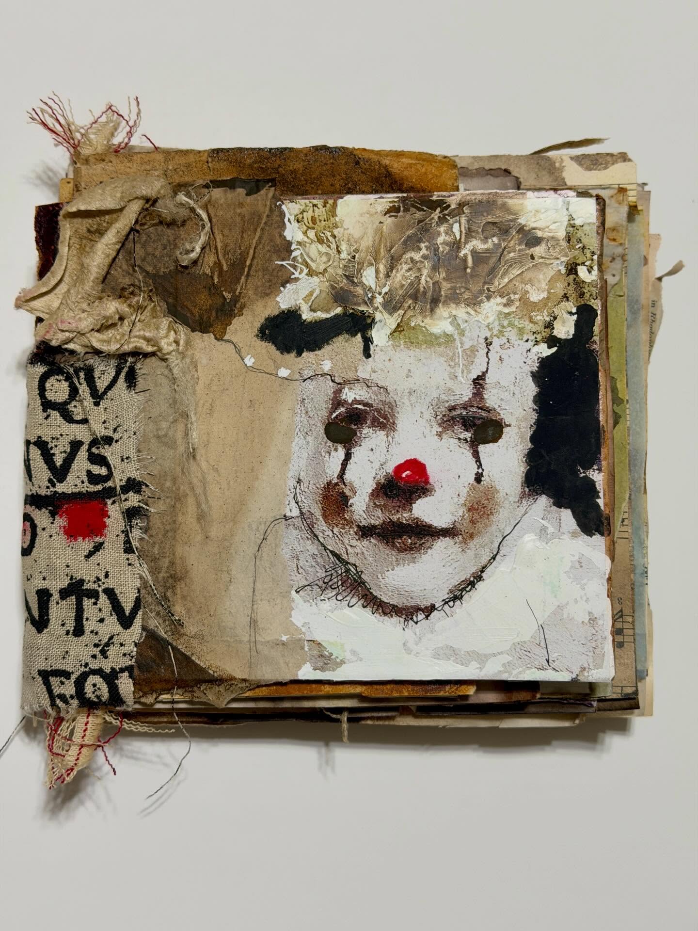 عالم الملمس لدى الفنانة كيم كوليستر  
التصميم الذي تثق به — مصدر يومي للتصميم منذ 2007